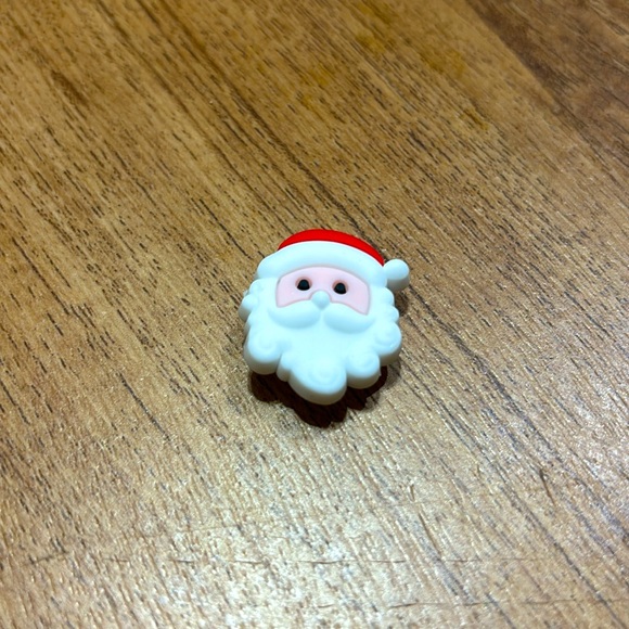 Other - ⭐️ 4/$10⭐️ Santa Claus 🎅🏼 Charm (jibbit)